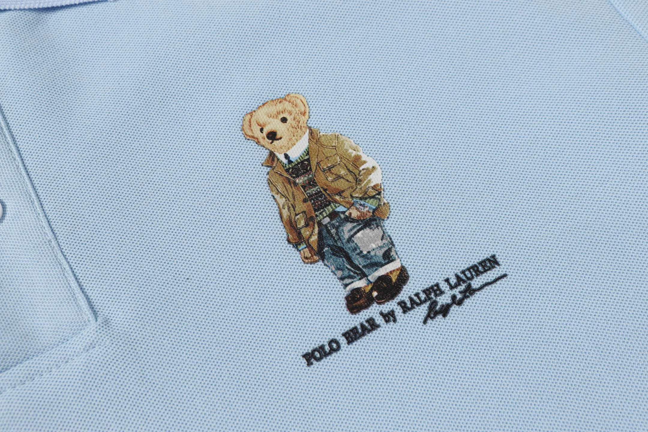 p156 Style No.: A016 [Ralph Lauren Classic Bear Print Polo Shirt] ✅250g fine cotton pique fabric, custom-woven and dyed threads ✅Original stickers Scan the QR code to enter the official website ✅Large version, loose and stylish, can wear up to 210 pounds Color: Black White Navy Blue Sky Blue Dark Gray Floral Gray Size: S-XL